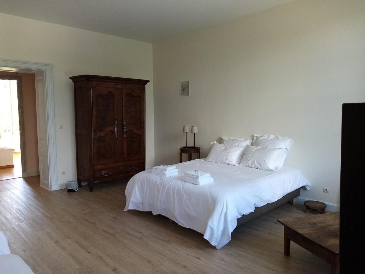 Domaine De Pladuc Bed & Breakfast Lachaise Bagian luar foto