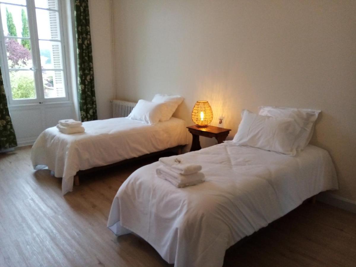 Domaine De Pladuc Bed & Breakfast Lachaise Bagian luar foto