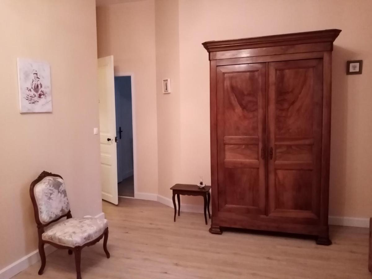 Domaine De Pladuc Bed & Breakfast Lachaise Bagian luar foto