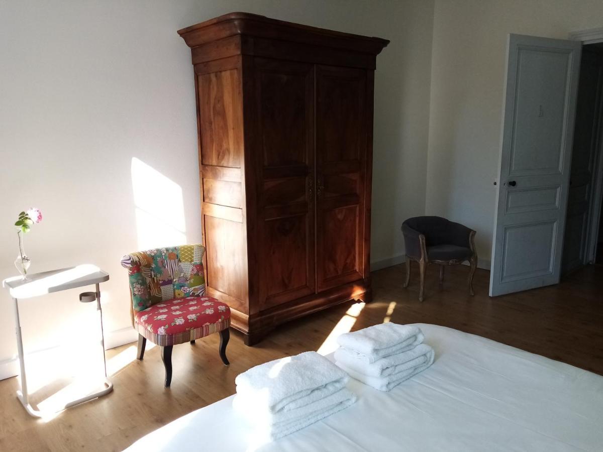 Domaine De Pladuc Bed & Breakfast Lachaise Bagian luar foto