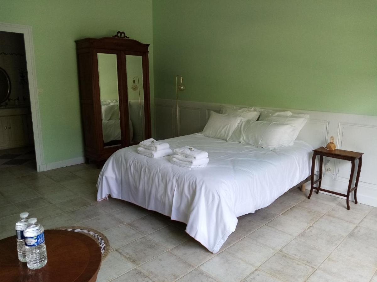 Domaine De Pladuc Bed & Breakfast Lachaise Ruang foto