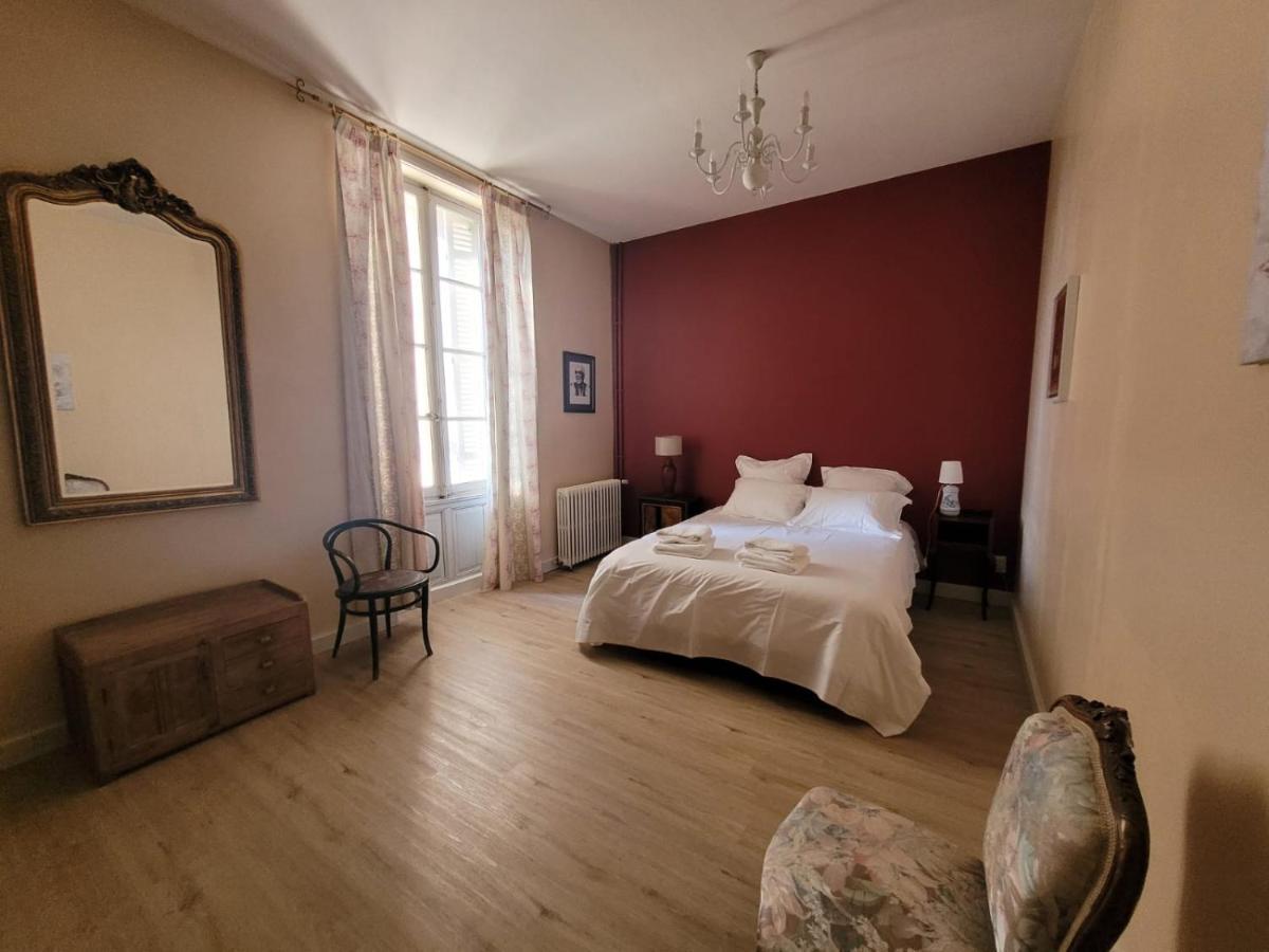 Domaine De Pladuc Bed & Breakfast Lachaise Ruang foto