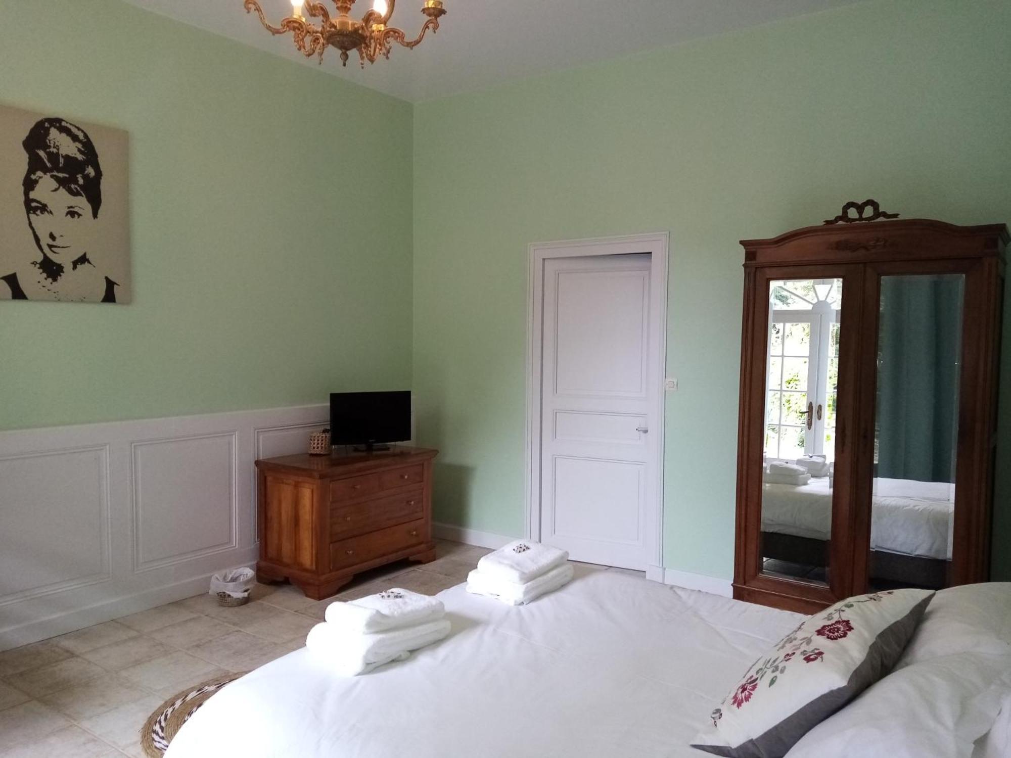 Domaine De Pladuc Bed & Breakfast Lachaise Ruang foto